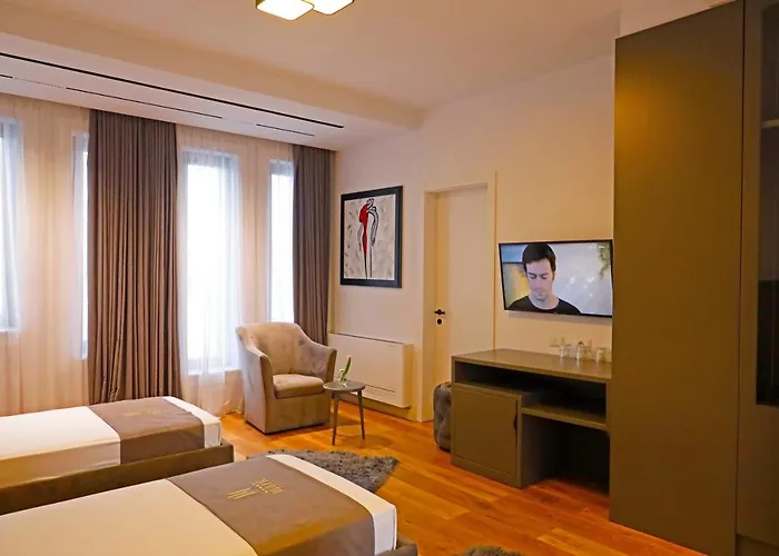 Tirana 4*
